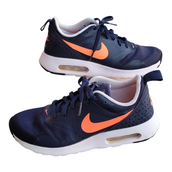 NIKE WOMANS AIR MAX TAVAS ATHLETIC SHOES - Picture 4 of 5